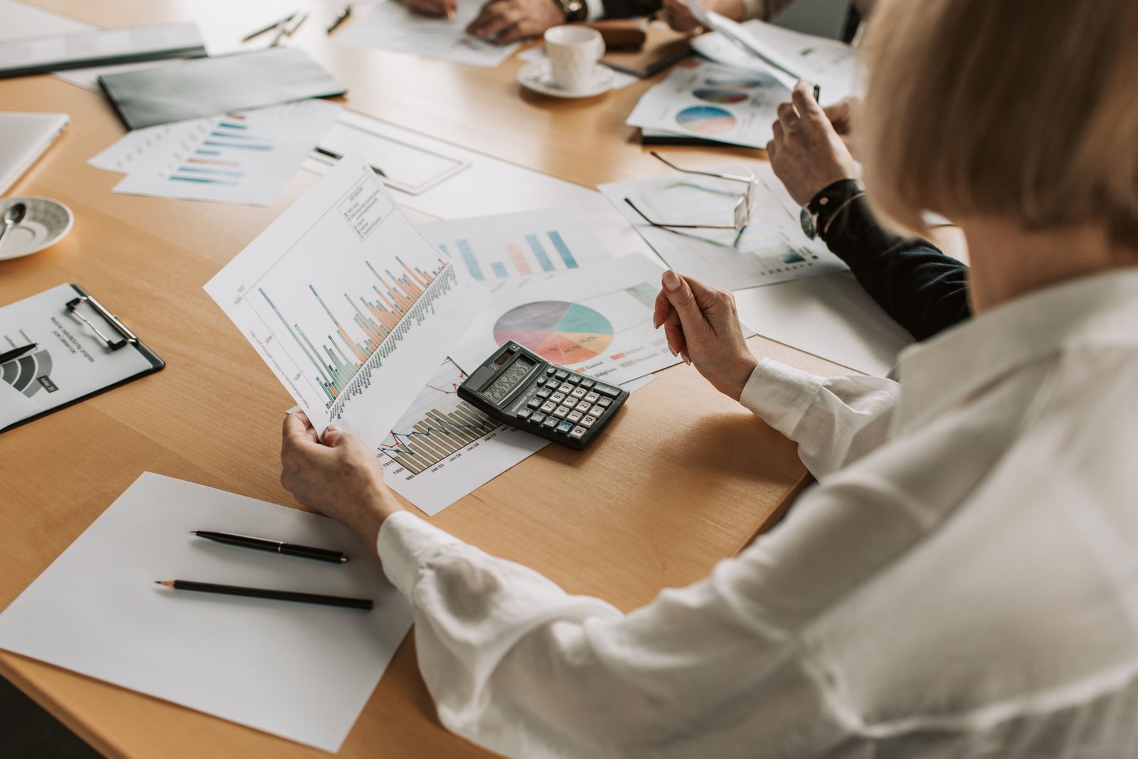 Analyzing market data and charts